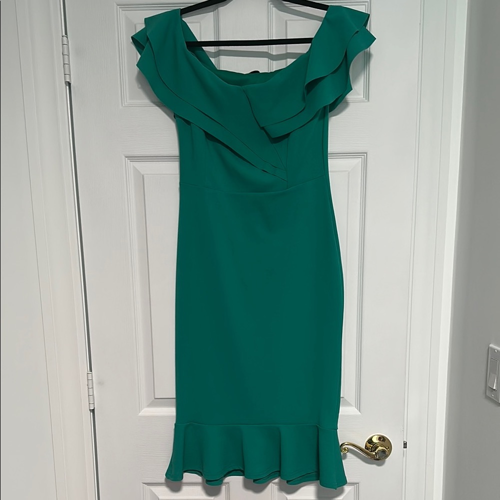 Elegant Green Off-Shoulder Dress